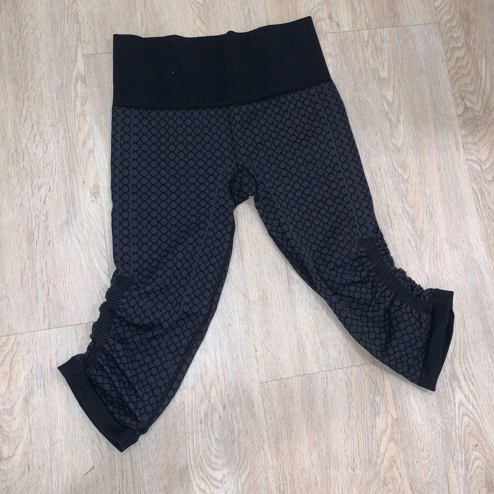 Lulu lemon scrunched cropped leggings